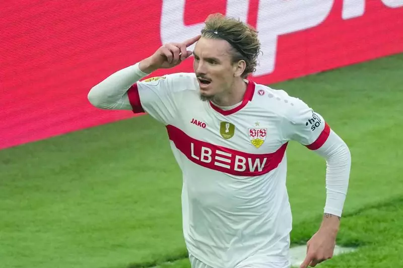 فولتمايد مهاجم شتوتجارت